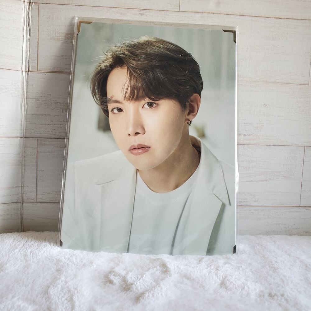 K-POP BTS Map of the Soul Tour J-Hope Premium Photo
